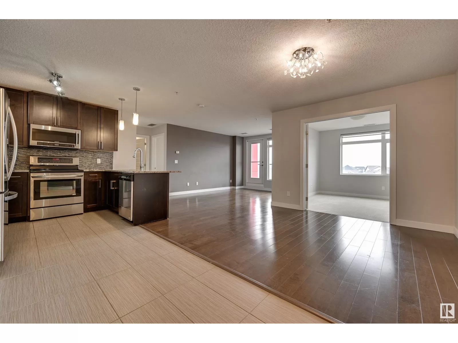 Apartment for rent: #402 5151 Windermere Bv Sw, Edmonton, Alberta T6W 2K4