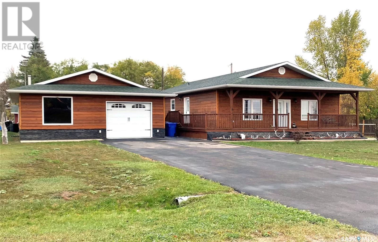 House for rent: 402 Railway Avenue, Lampman, Saskatchewan S0C 1N0