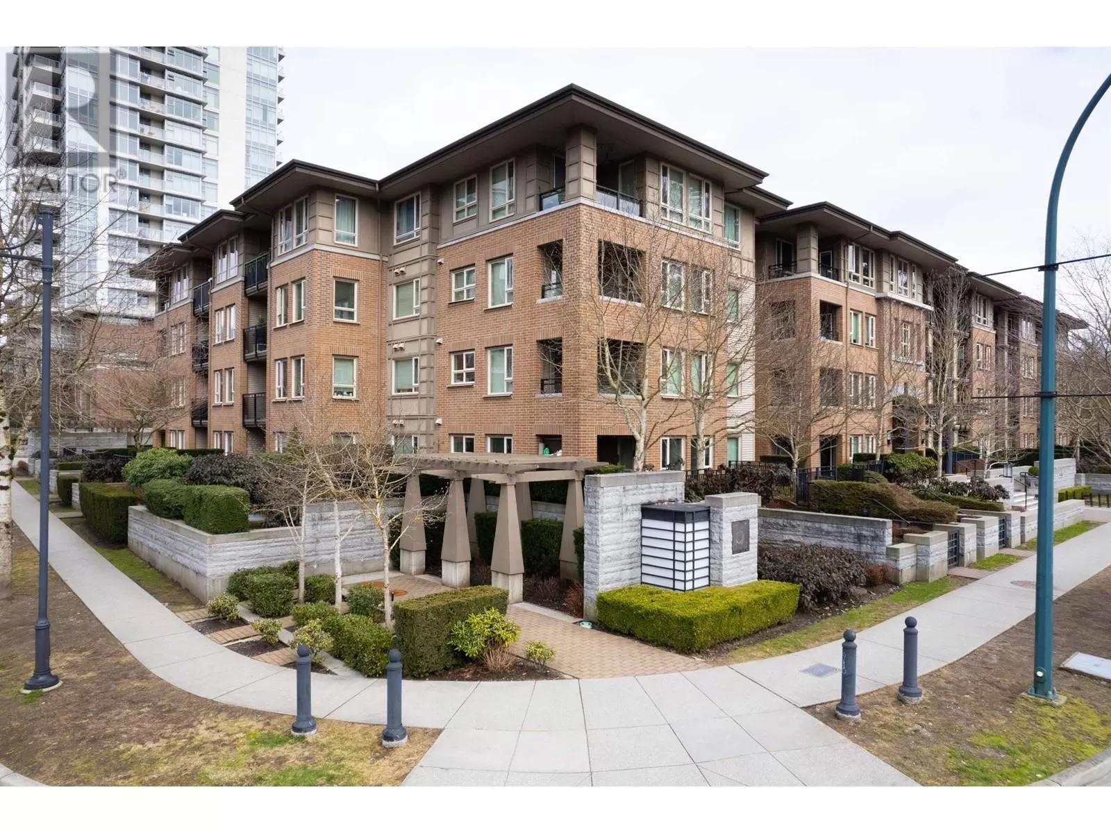 Apartment for rent: 403 3105 Lincoln Avenue, Coquitlam, British Columbia V3B 0E1
