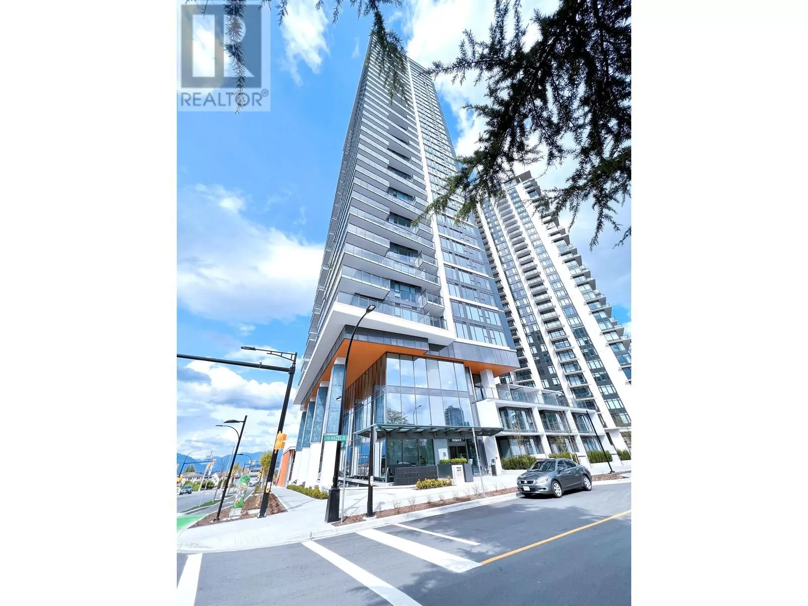 Apartment for rent: 403 4711 Hazel Street, Burnaby, British Columbia V5H 0J9