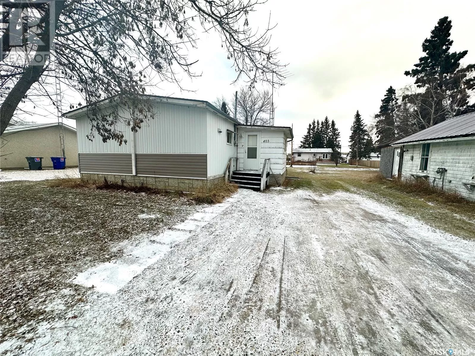 Mobile Home for rent: 403 4th Avenue, Medstead, Saskatchewan S0M 1W0
