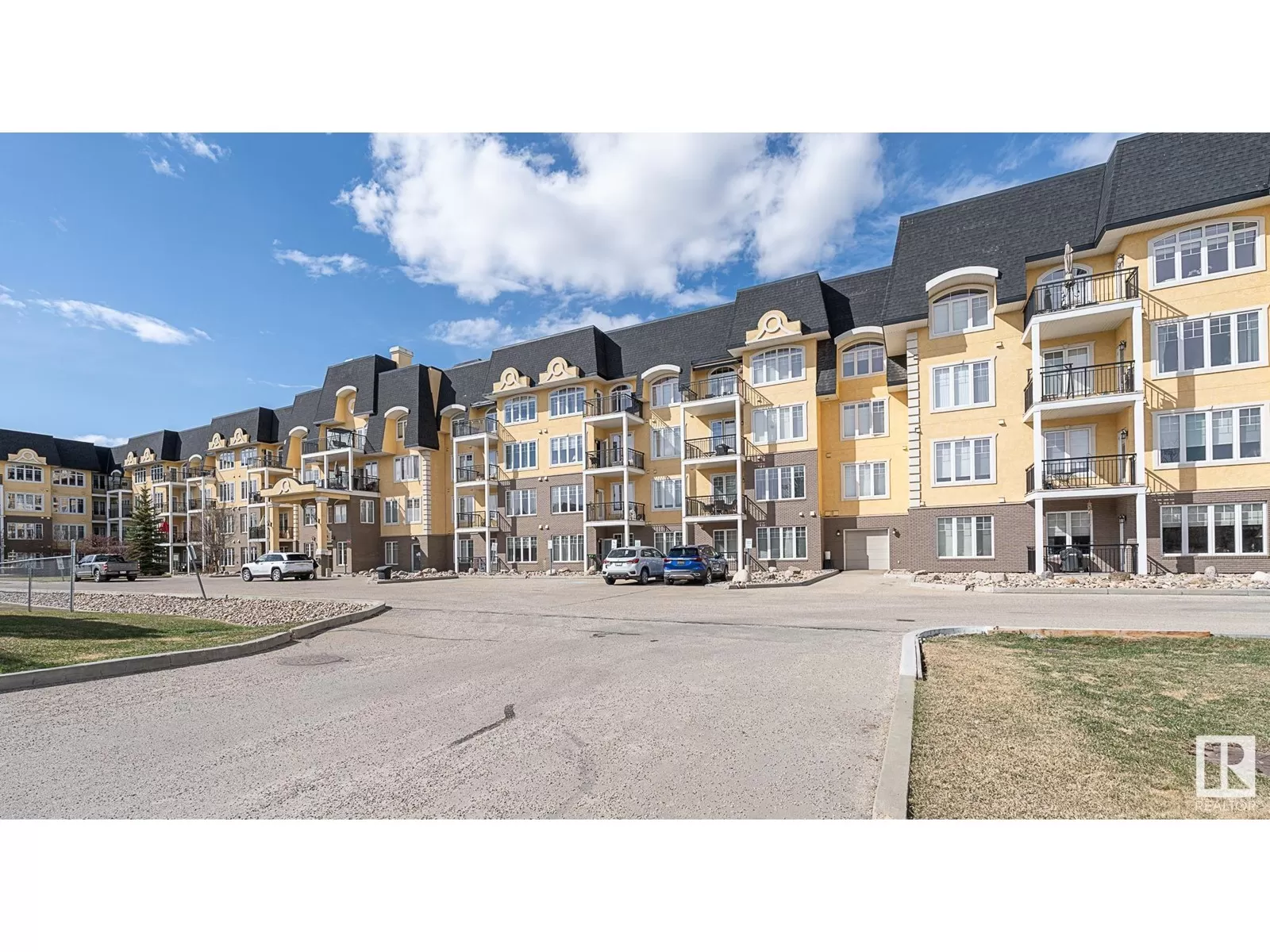 Apartment for rent: #404 9820 165 St Nw, Edmonton, Alberta T5P 0N3