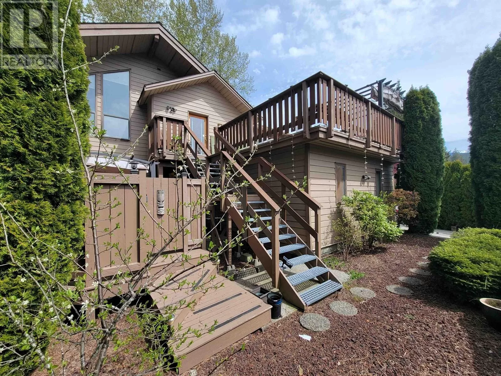House for rent: 40453 Thunderbird Ridge, Squamish, British Columbia V0N 1T0