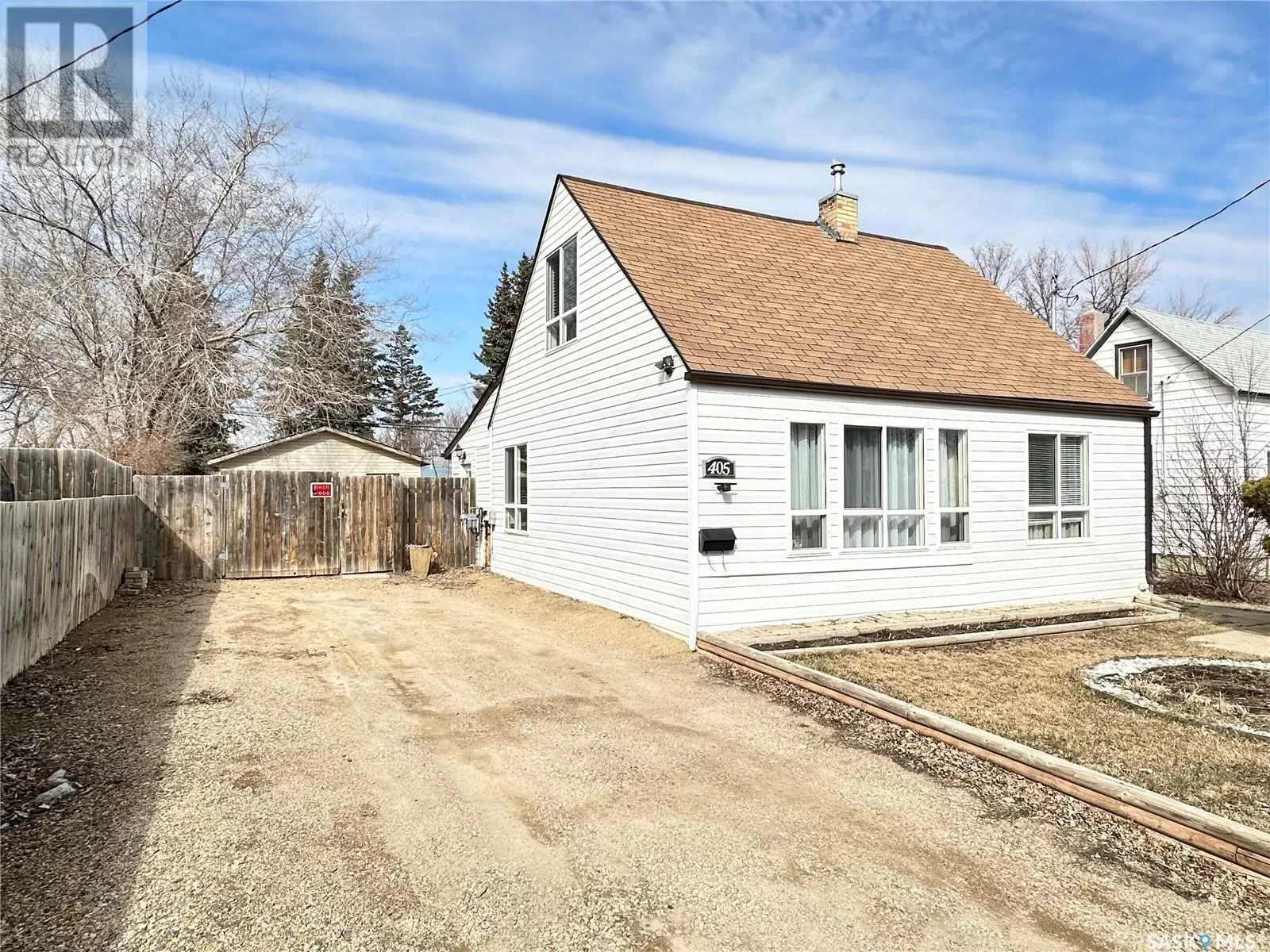 House for rent: 405 3rd Street S, Weyburn, Saskatchewan S4H 2C7