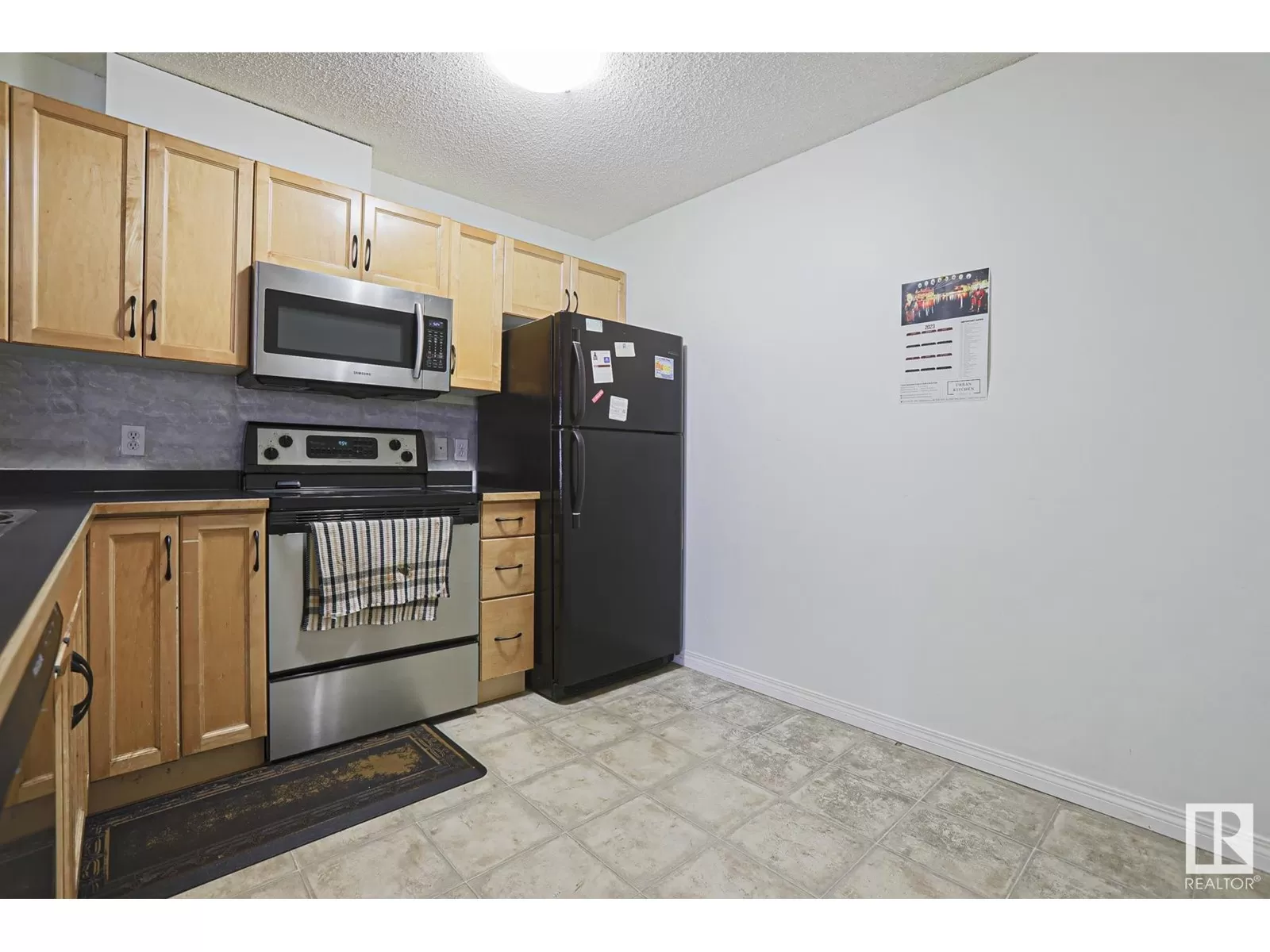 Apartment for rent: #407 2305 35a Av Nw Nw, Edmonton, Alberta T6T 1Z2