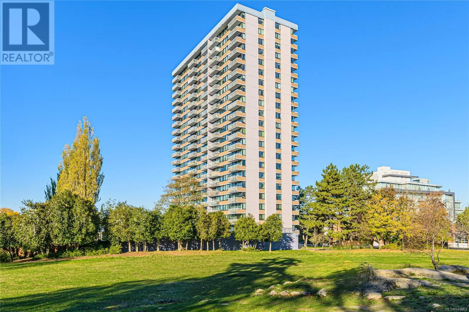 Apartment for rent: 407 647 Michigan St, Victoria, British Columbia V8V 1S9