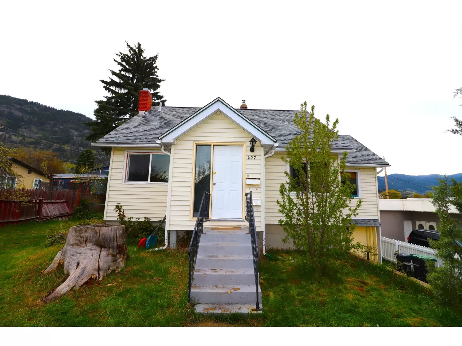 House for rent: 407 9th Avenue, Castlegar, British Columbia V1N 1L9