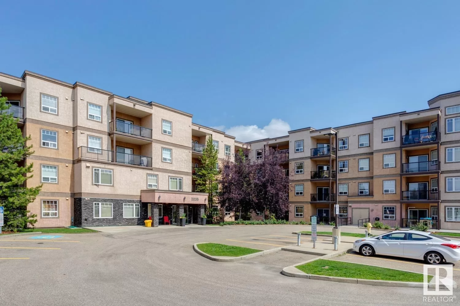 Apartment for rent: #408 2035 Grantham Co Nw, Edmonton, Alberta T5G 3X4