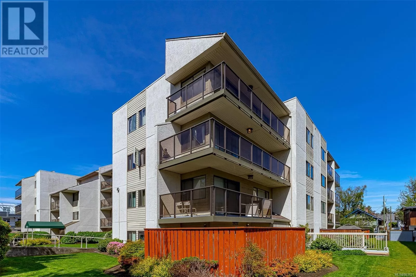Apartment for rent: 409 2757 Quadra St, Victoria, British Columbia V8X 5A7