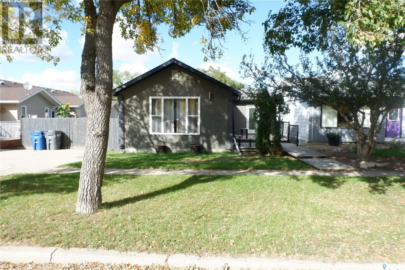 House for rent: 409 3rd Avenue E, Assiniboia, Saskatchewan S0H 0B0