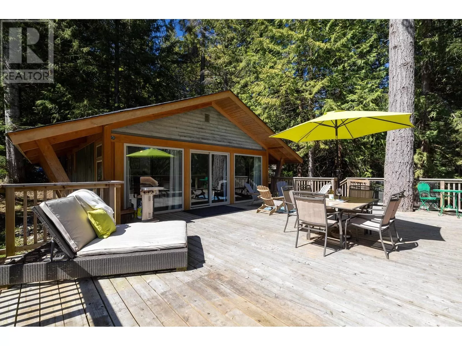 House for rent: 409 Gavin Road, Keats Island, British Columbia V0N 1V0