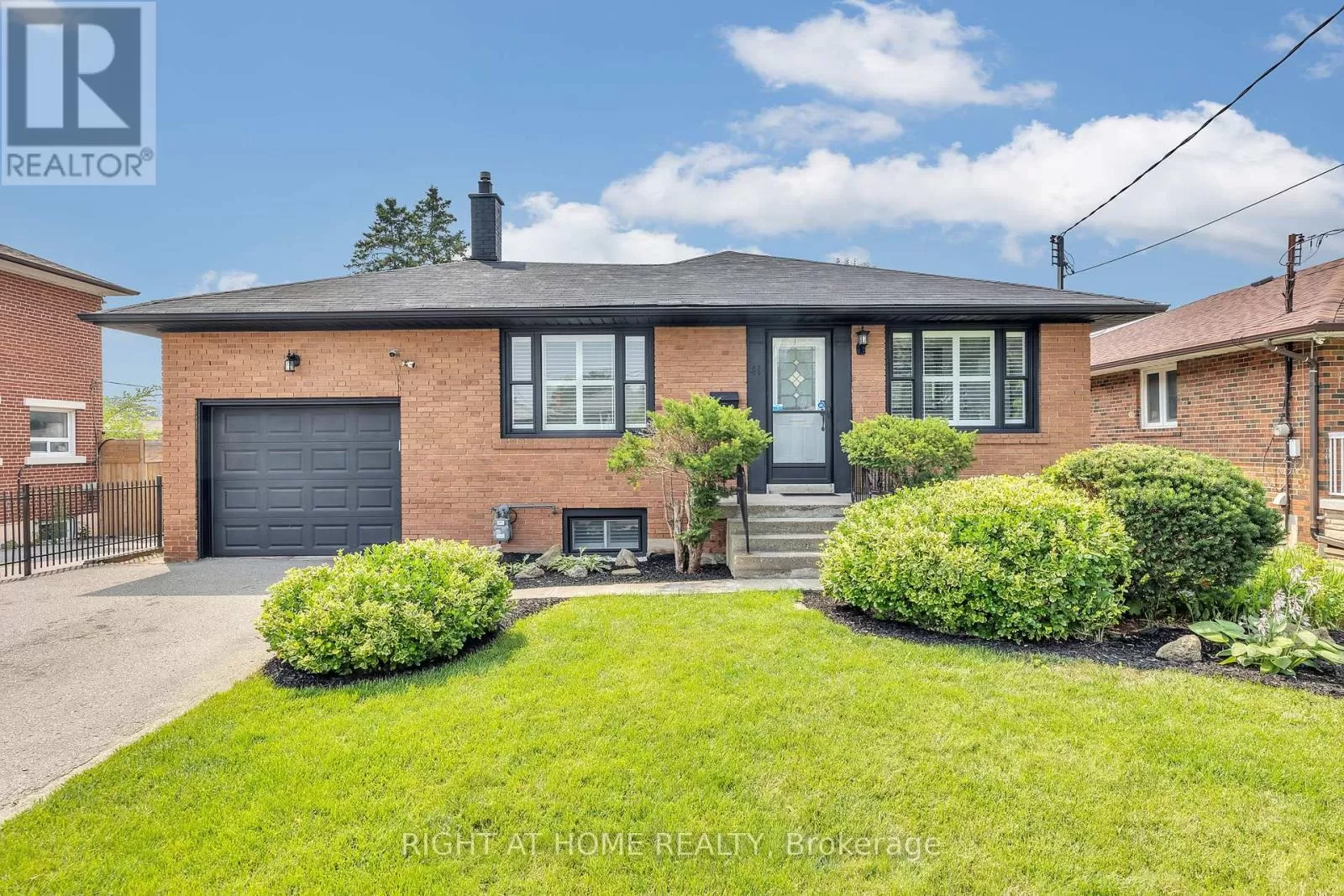 House for rent: 41 Beckett Avenue, Toronto, Ontario M6L 2B3