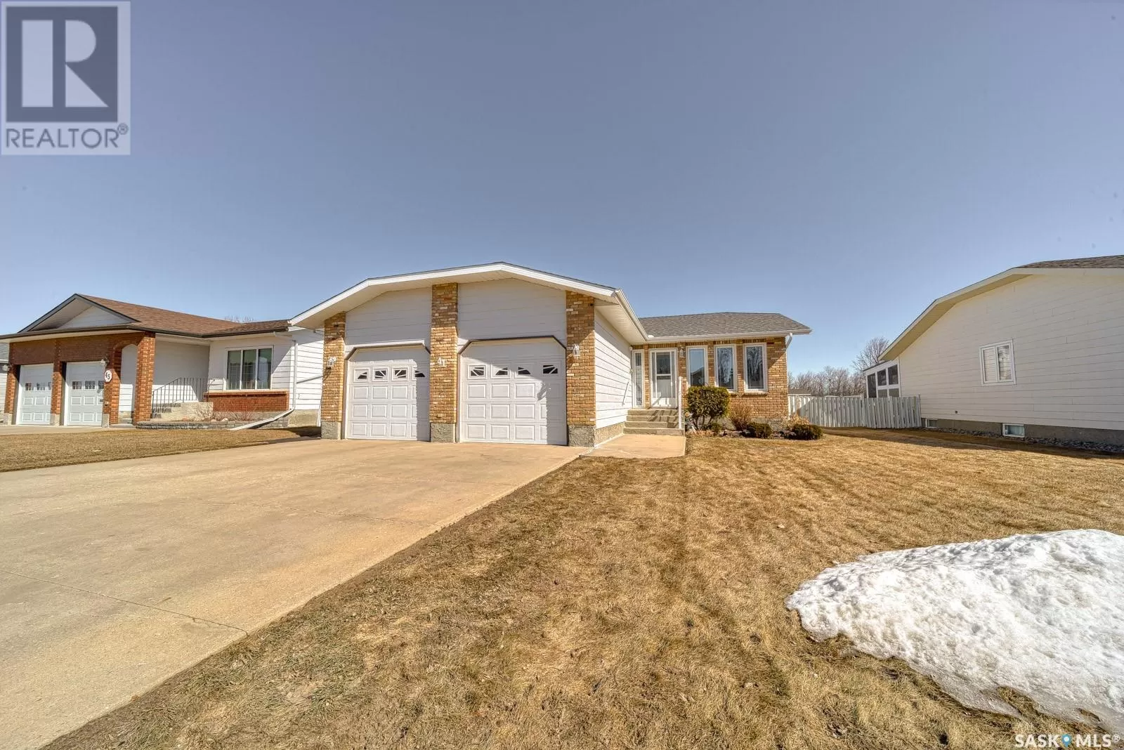 House for rent: 41 Dahlia Crescent, Moose Jaw, Saskatchewan S6J 1E7