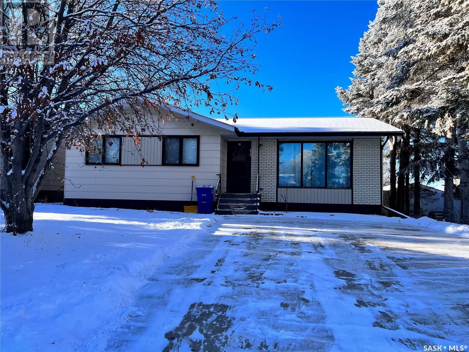 House for rent: 410 4th Street W, Wynyard, Saskatchewan S0A 4T0