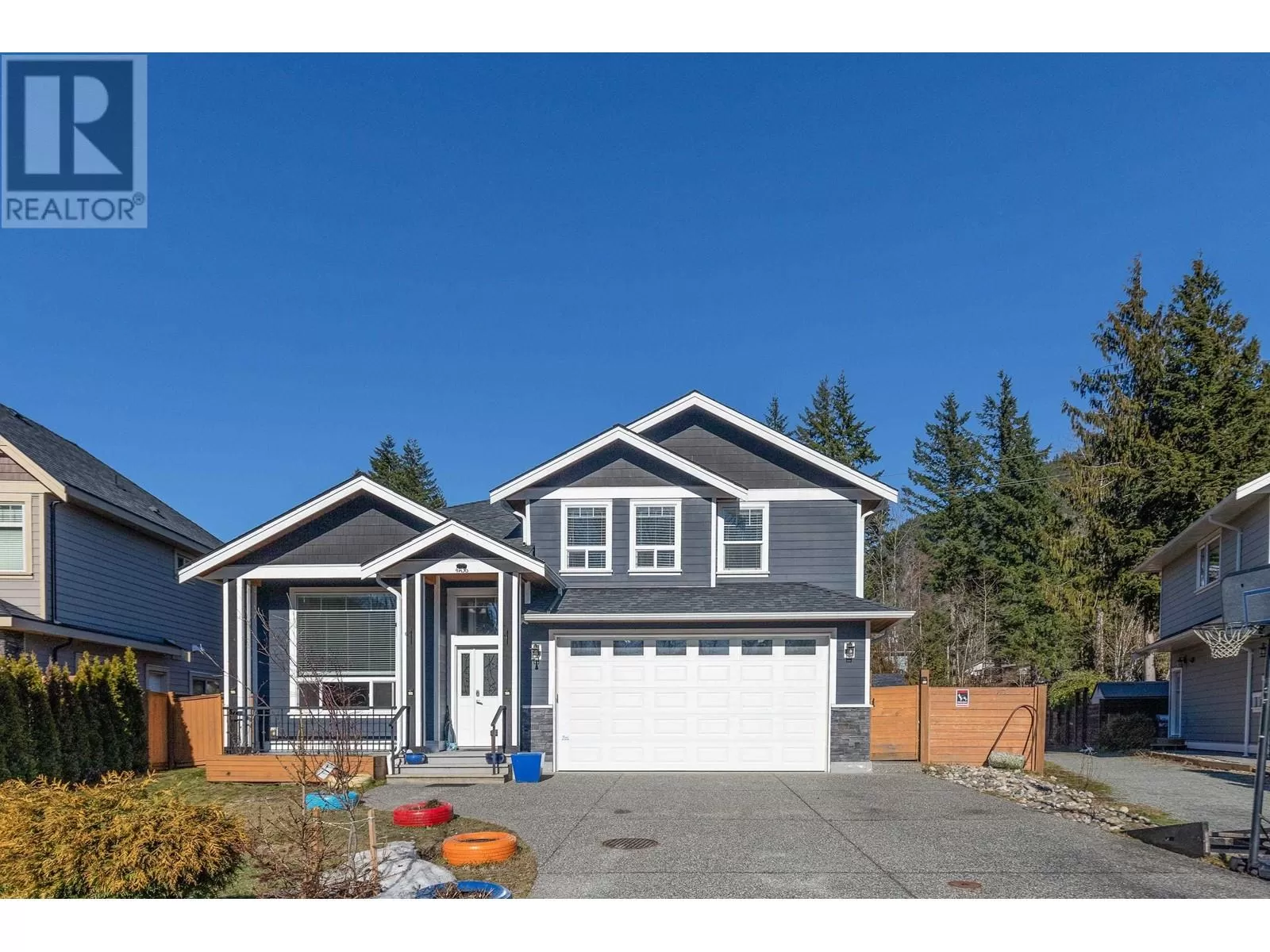 House for rent: 41436 Dryden Road, Squamish, British Columbia V0N 1H0