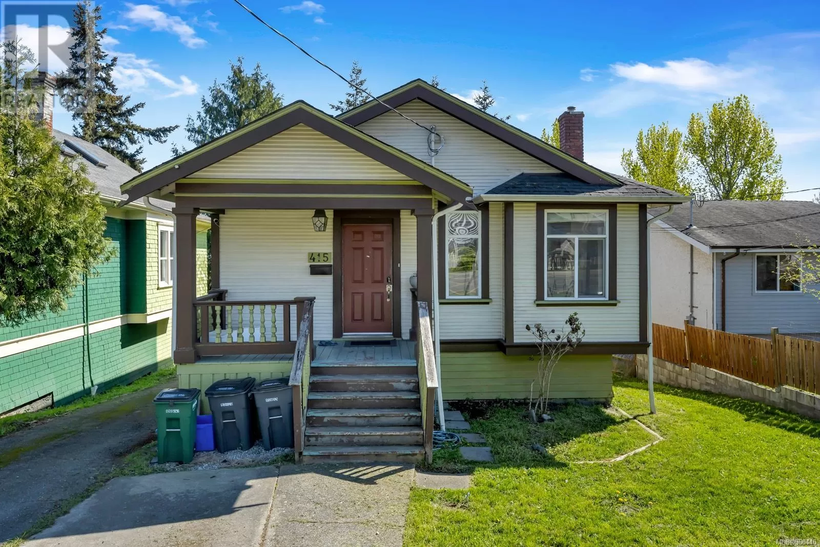 House for rent: 415 Boleskine Rd, Saanich, British Columbia V8Z 1E5