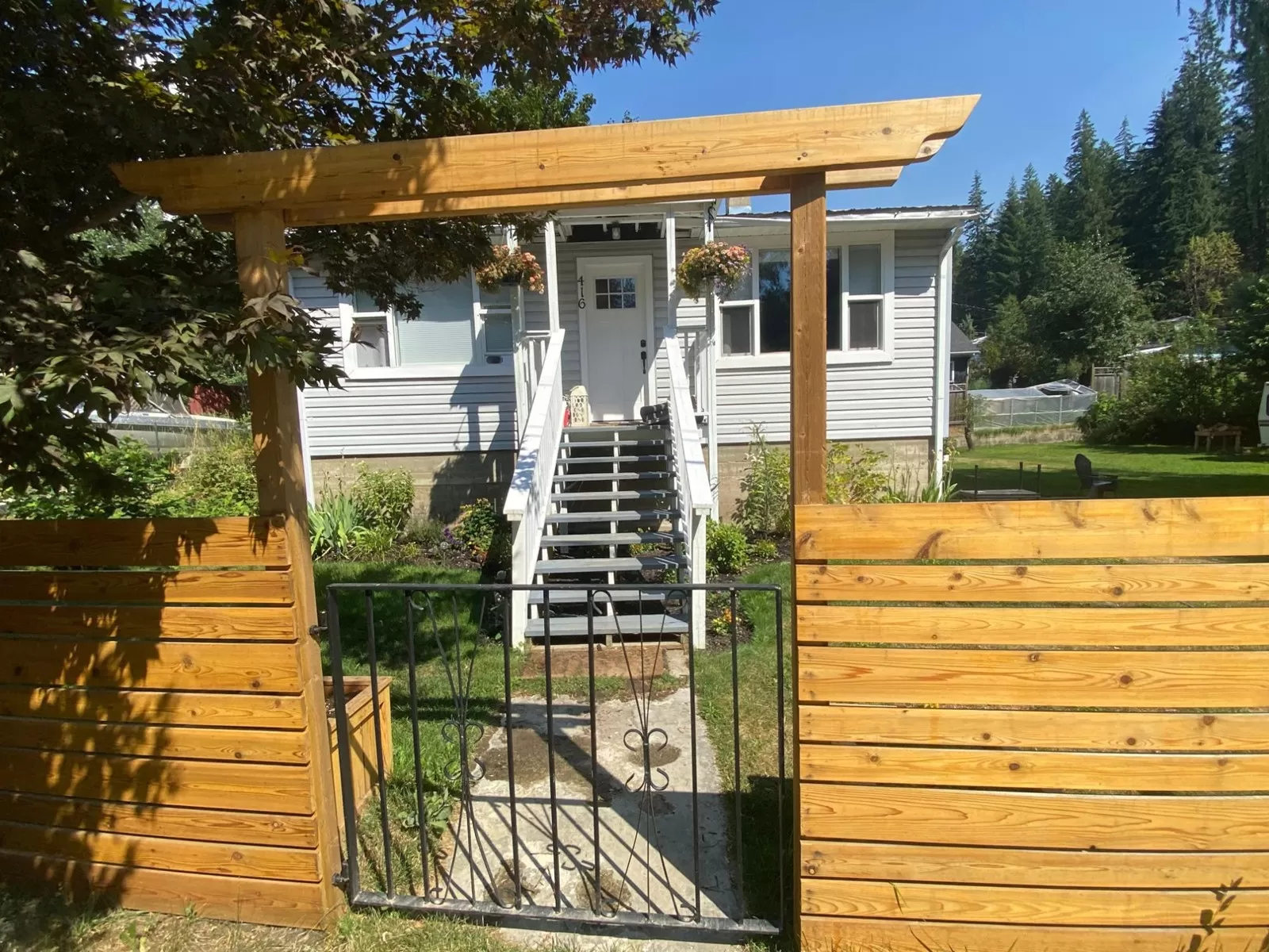 House for rent: 416 Fowler Street, Riondel, British Columbia V0B 2B0