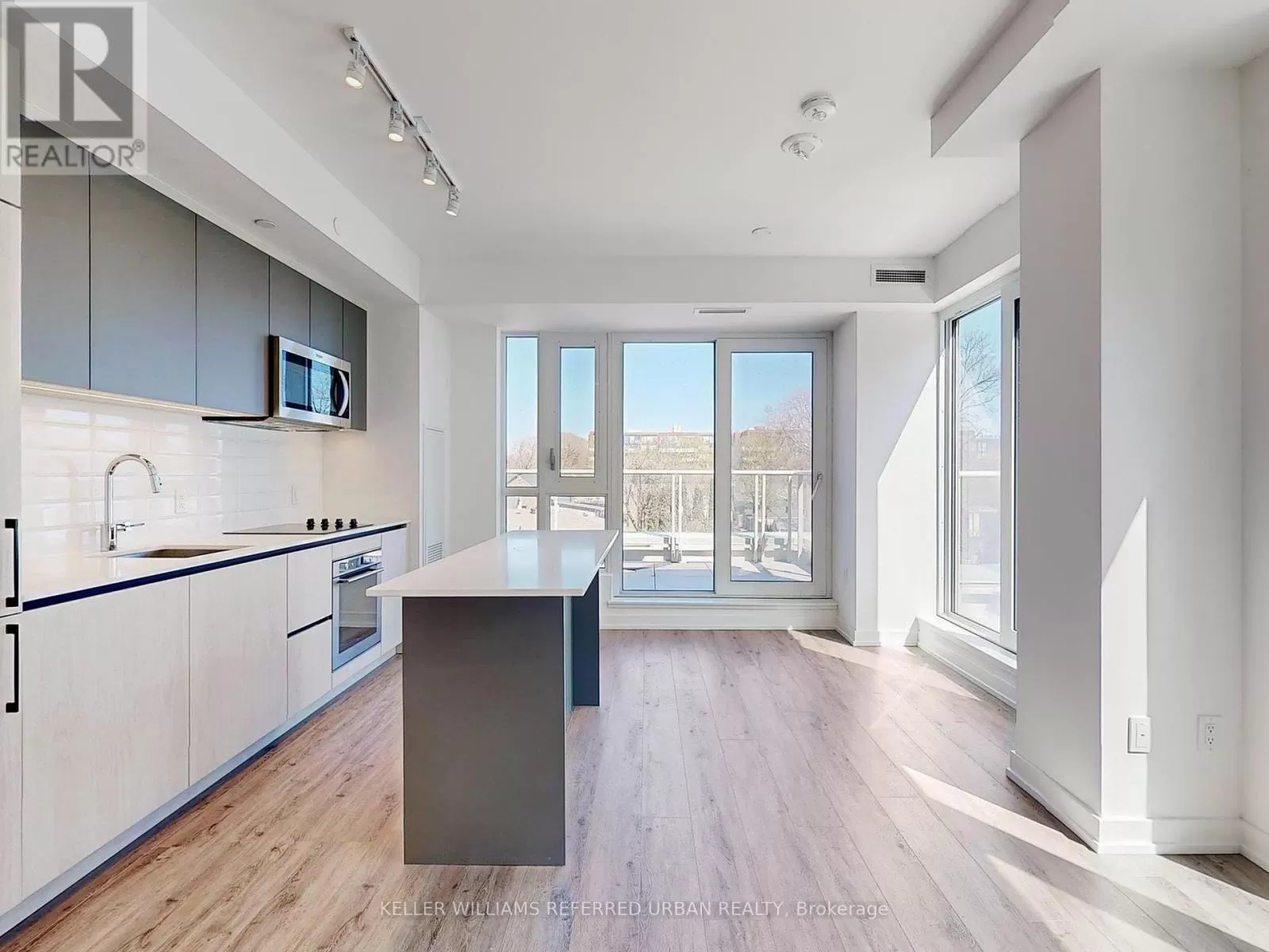Apartment for rent: 417 - 150 Logan Avenue, Toronto, Ontario M4M 0E4