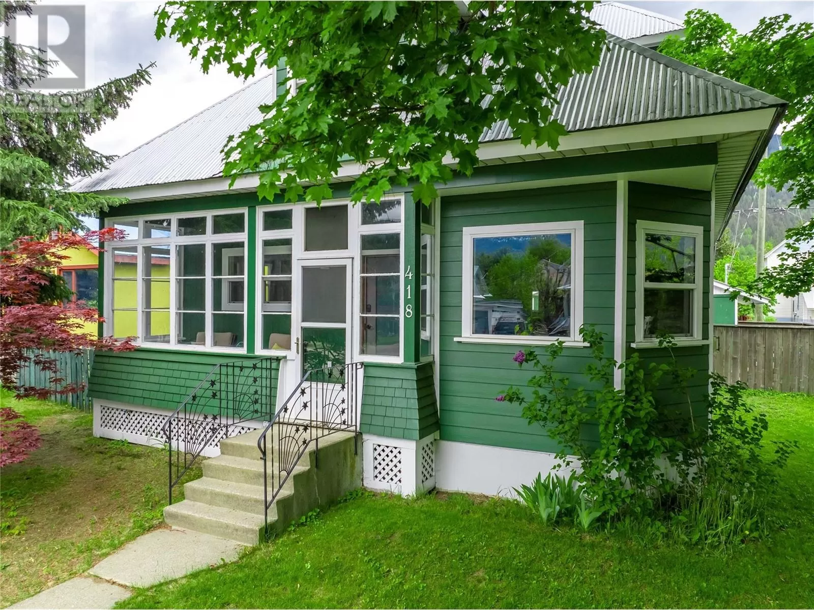 House for rent: 418 Fifth Street E, Revelstoke, British Columbia V0E 2S0