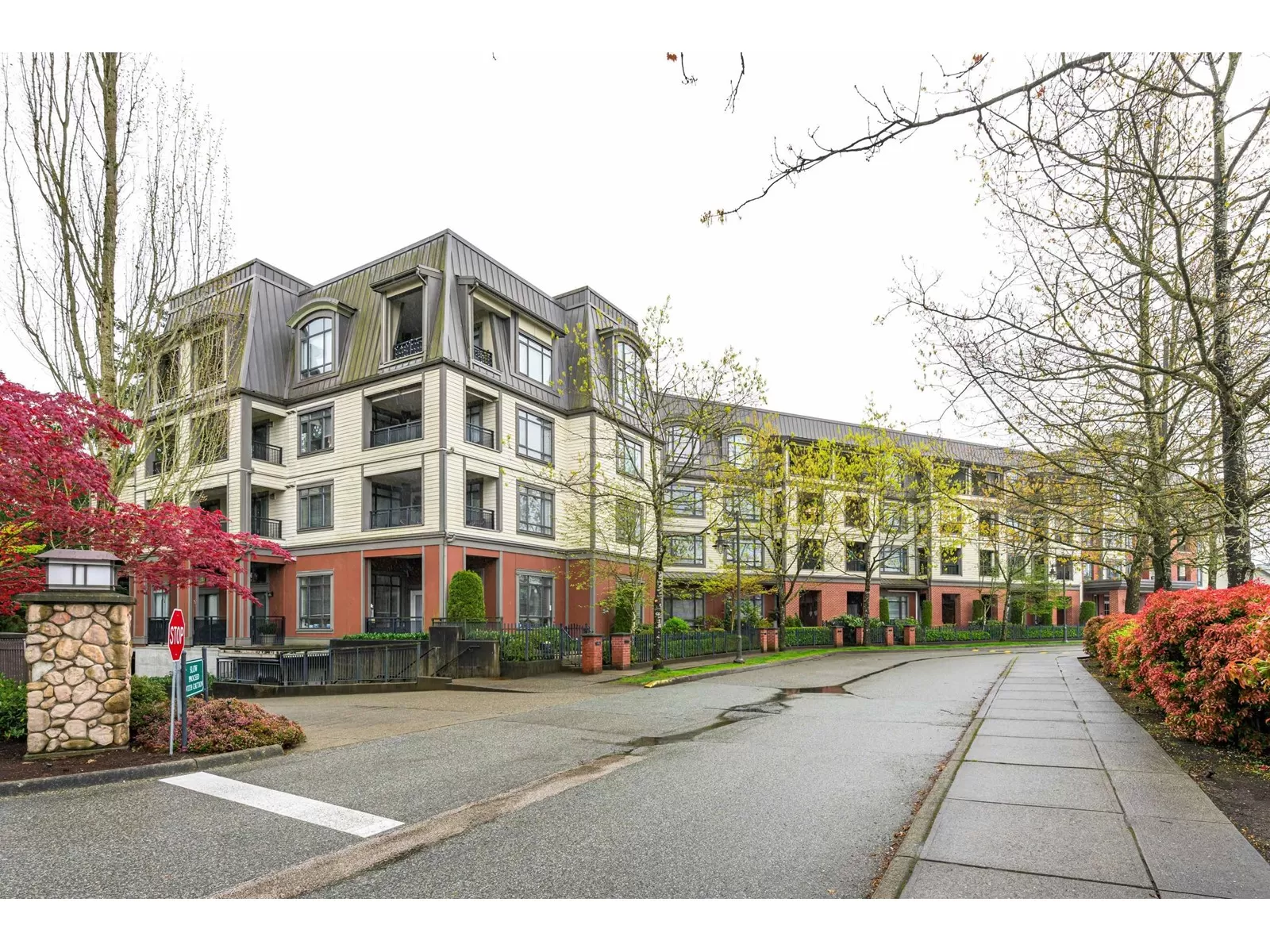 Apartment for rent: 419 8880 202 Street, Langley, British Columbia V1M 4E7