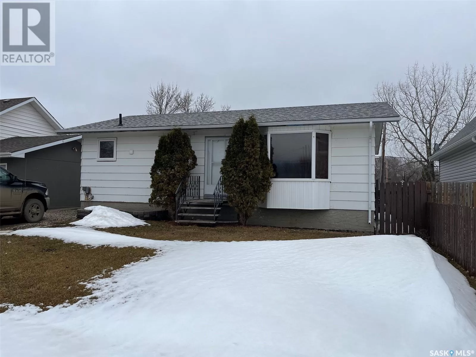 House for rent: 425 Young Street, Bienfait, Saskatchewan S0C 0M0