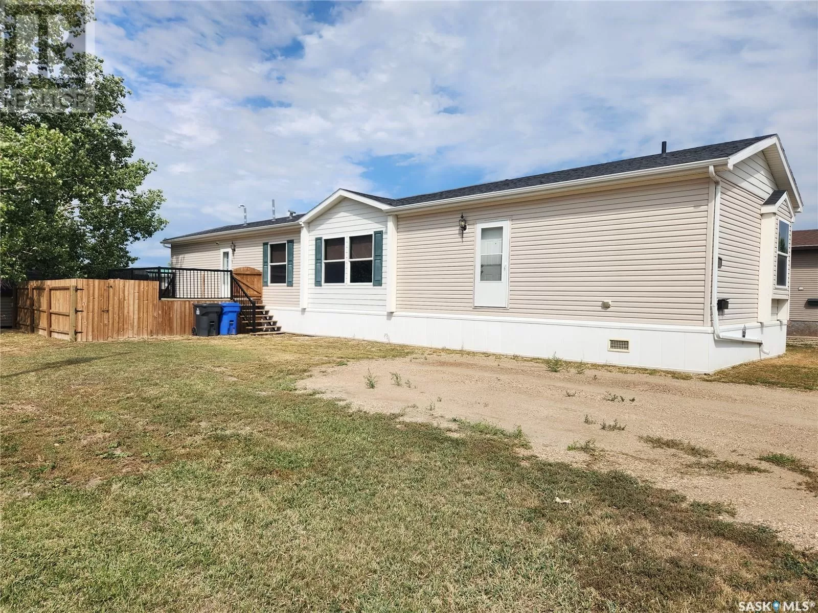 Mobile Home for rent: 43 106 1st Avenue Sw, Weyburn, Saskatchewan S4H 2J1