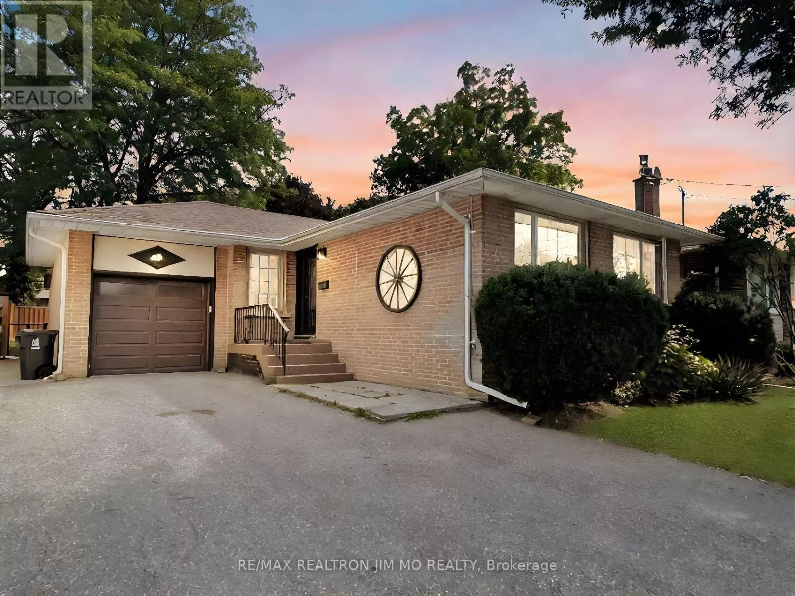 House for rent: 43 Archerhill Drive, Toronto, Ontario M9B 5P2