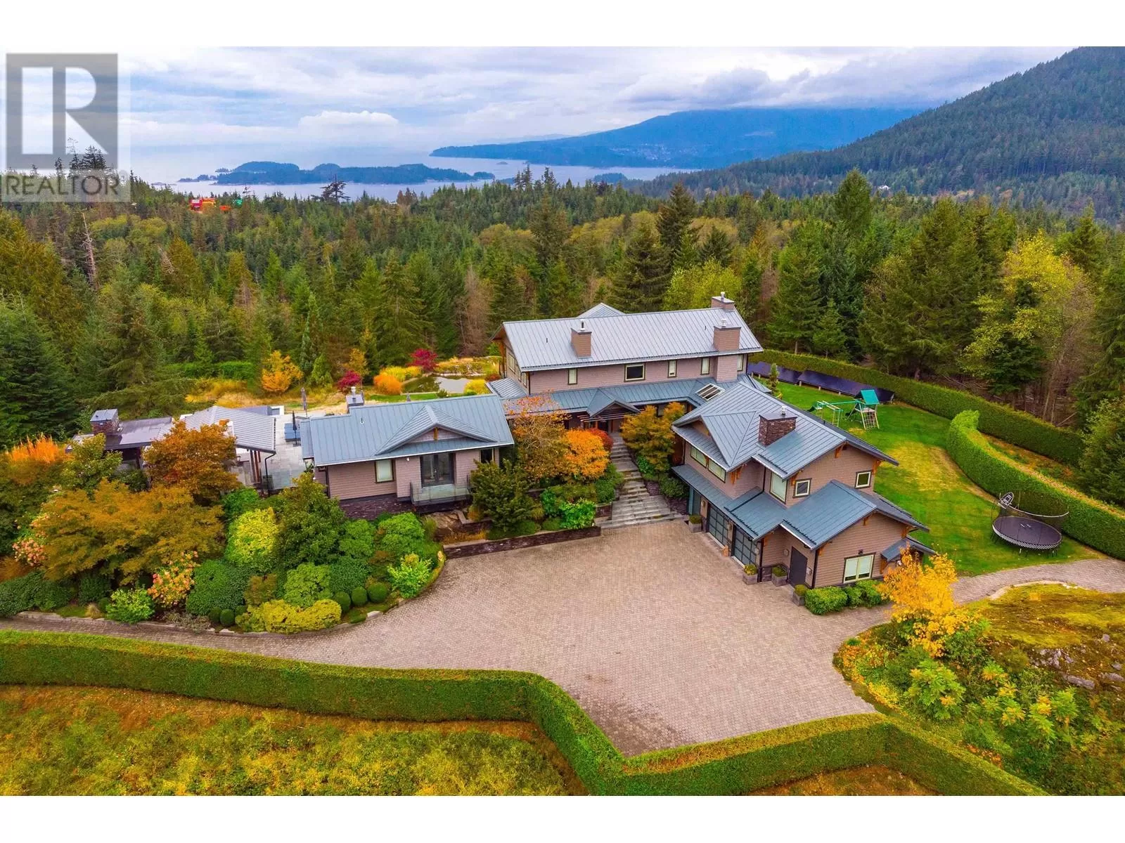 House for rent: 431 Josephine Drive, Bowen Island, British Columbia V0N 1G2