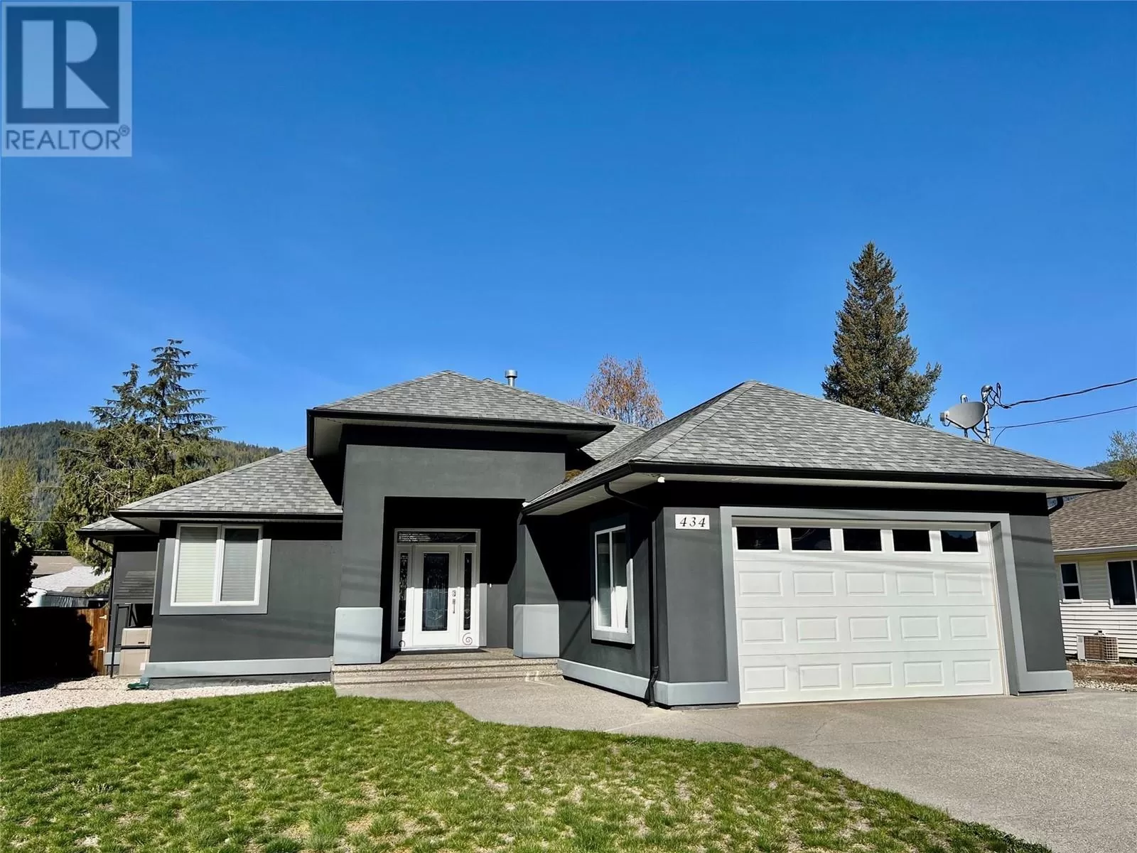 House for rent: 434 Cottonwood Avenue, Sicamous, British Columbia V0E 2V1