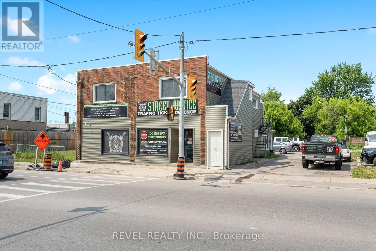 Other for rent: 436-438 East Main Street, Welland, Ontario L3B 3X5