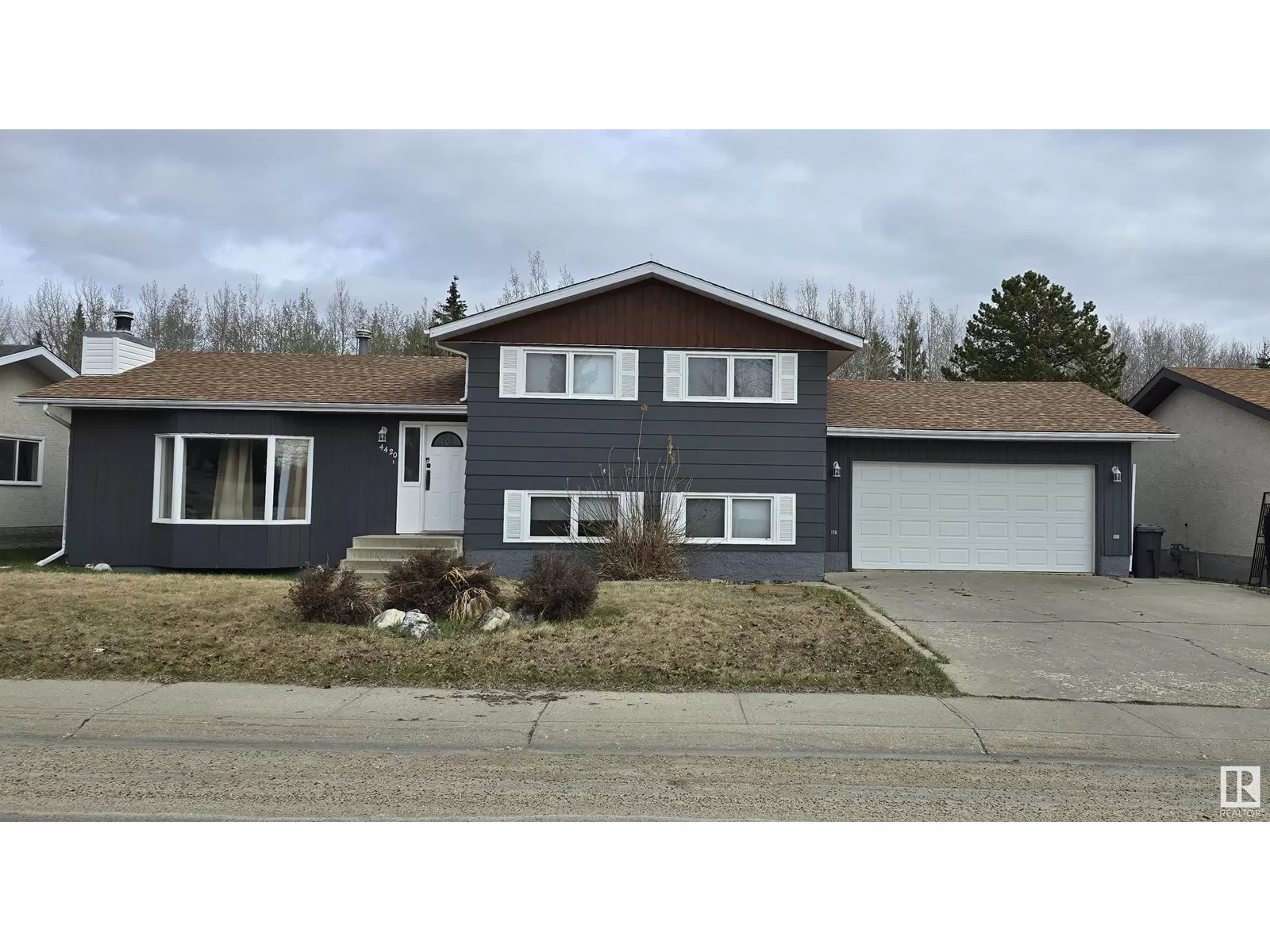 House for rent: 4420 Mackenzie Av, Drayton Valley, Alberta T7A 1A5