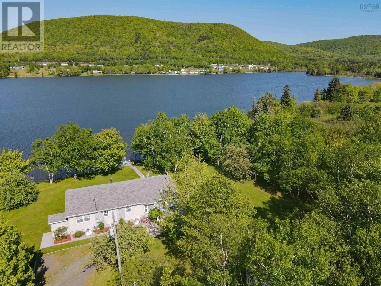 House for rent: 4437/4439 West Lake Ainslie Road, West Lake Ainslie, Nova Scotia B0E 3M0