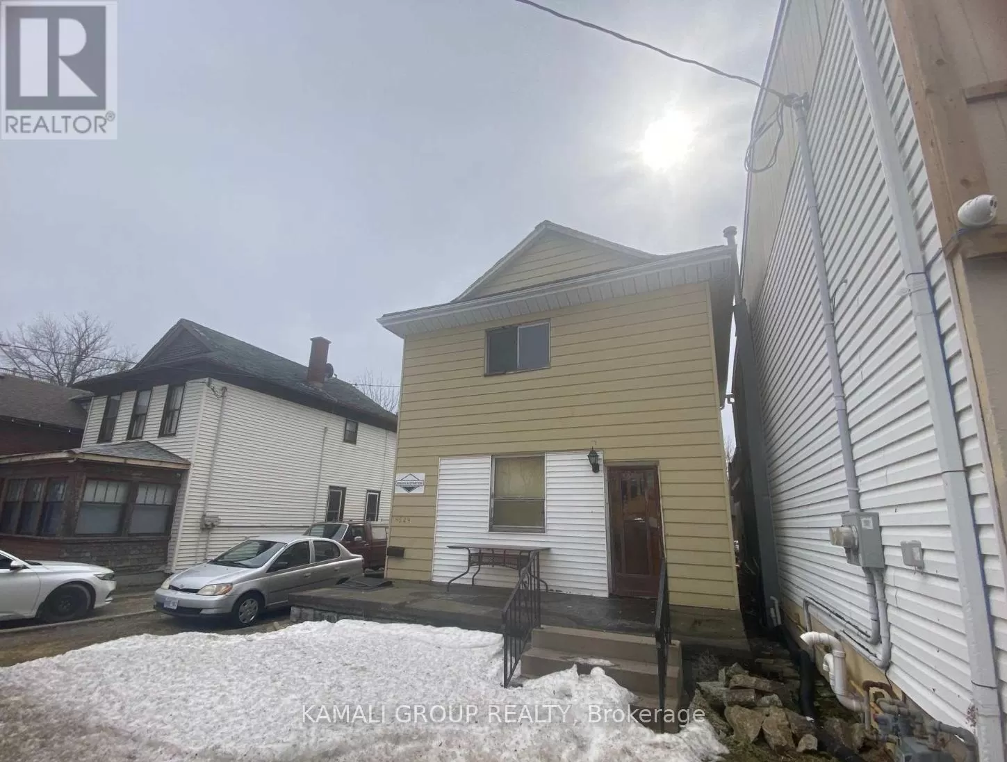 House for rent: 4524 Bridge Street, Niagara Falls, Ontario L2E 2R7