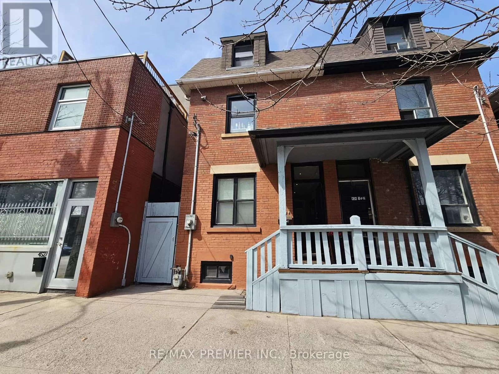 House for rent: 454 Gerrard St E, Toronto, Ontario M5A 2H2