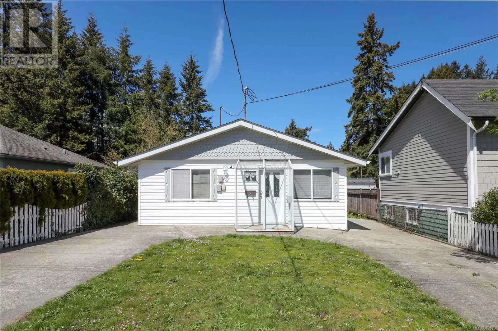 Duplex for rent: 455 3rd St, Courtenay, British Columbia V9N 1E6