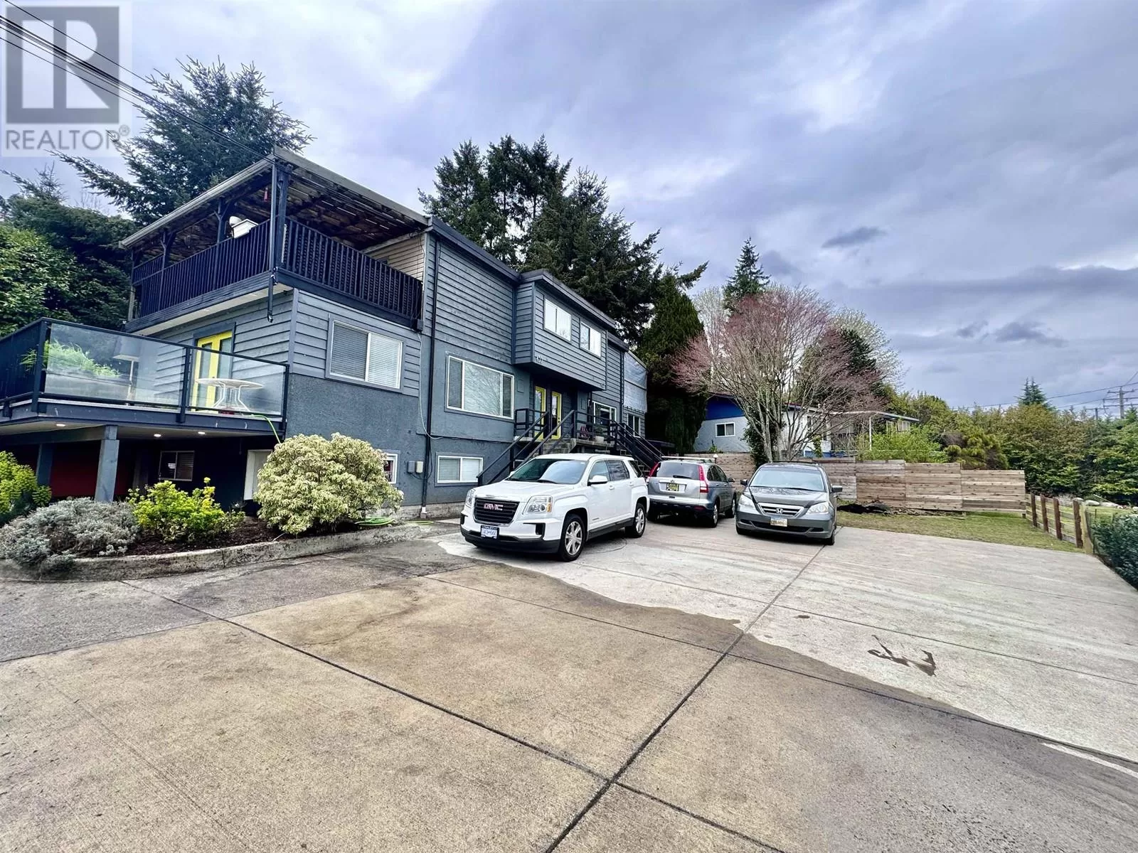 Fourplex for rent: 455-457 S Fletcher Road, Gibsons, British Columbia V0N 1V0