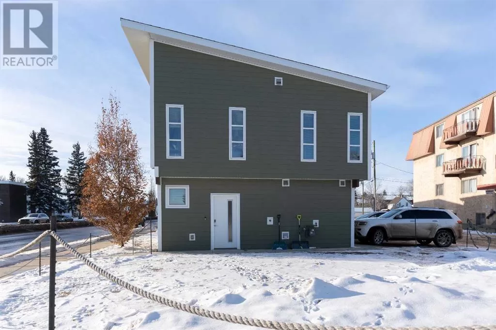 House for rent: 4600 48 Ave, Camrose, Alberta T4V 0H4