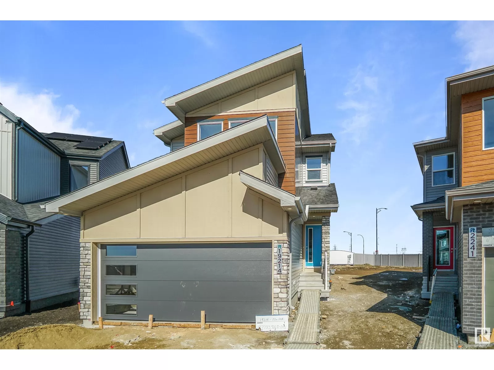 House for rent: 4660 177 Av Nw, Edmonton, Alberta T5Y 4B7