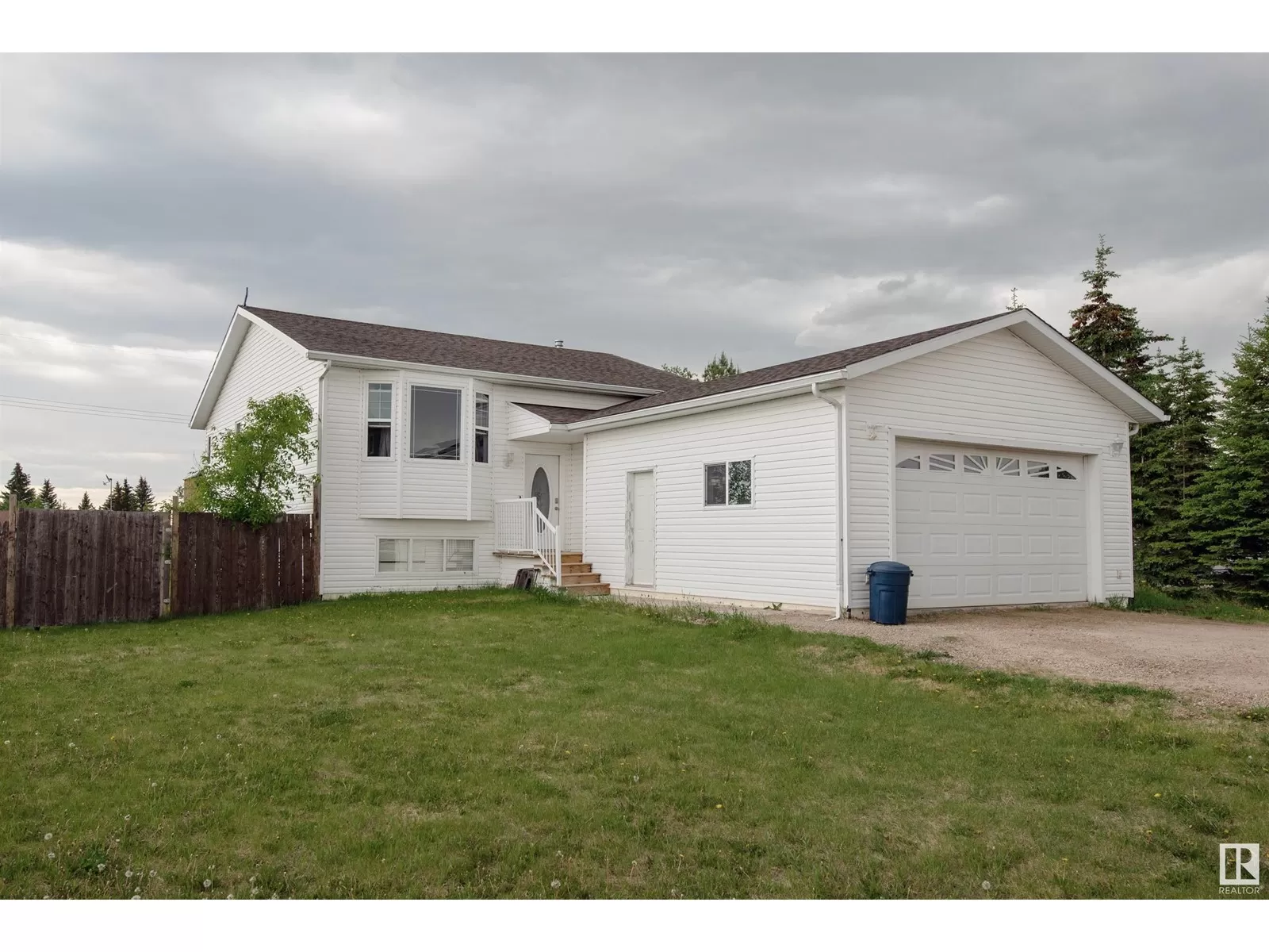 House for rent: 4702 52 Av, La Corey, Alberta T0A 2E0
