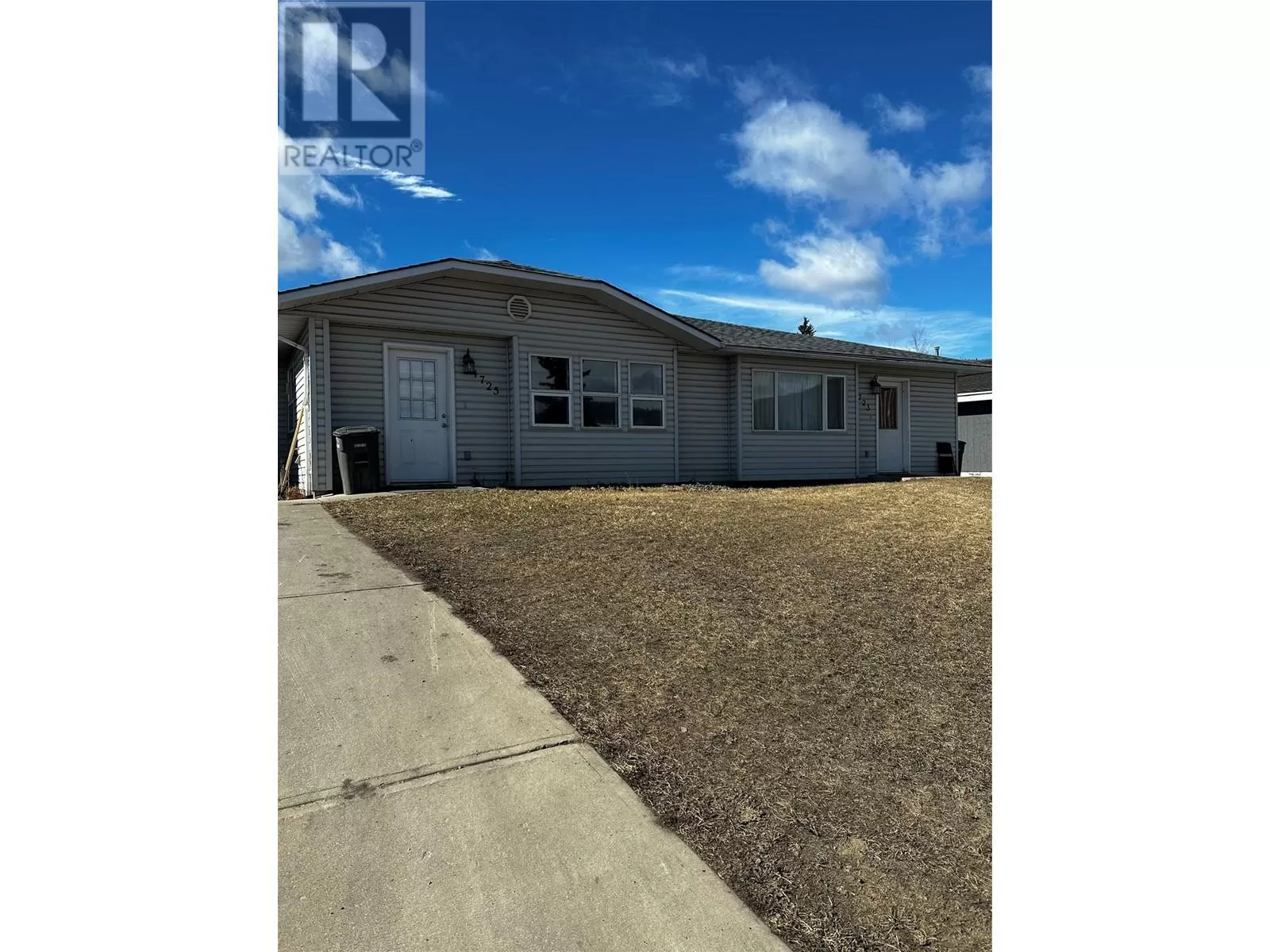 Duplex for rent: 4725 & 4723 52 Street Nw, Chetwynd, British Columbia V0C 1J0