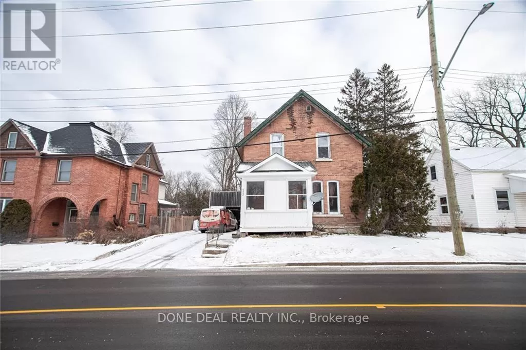 House for rent: 473 Raglan St S, Renfrew, Ontario K7V 1R9