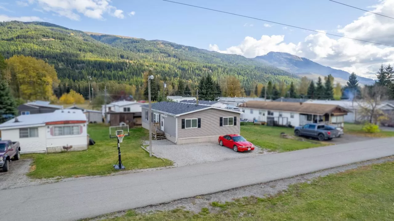Mobile Home for rent: 48 - 6272 Lower Elk Valley Road, Sparwood, British Columbia V0B 2G3