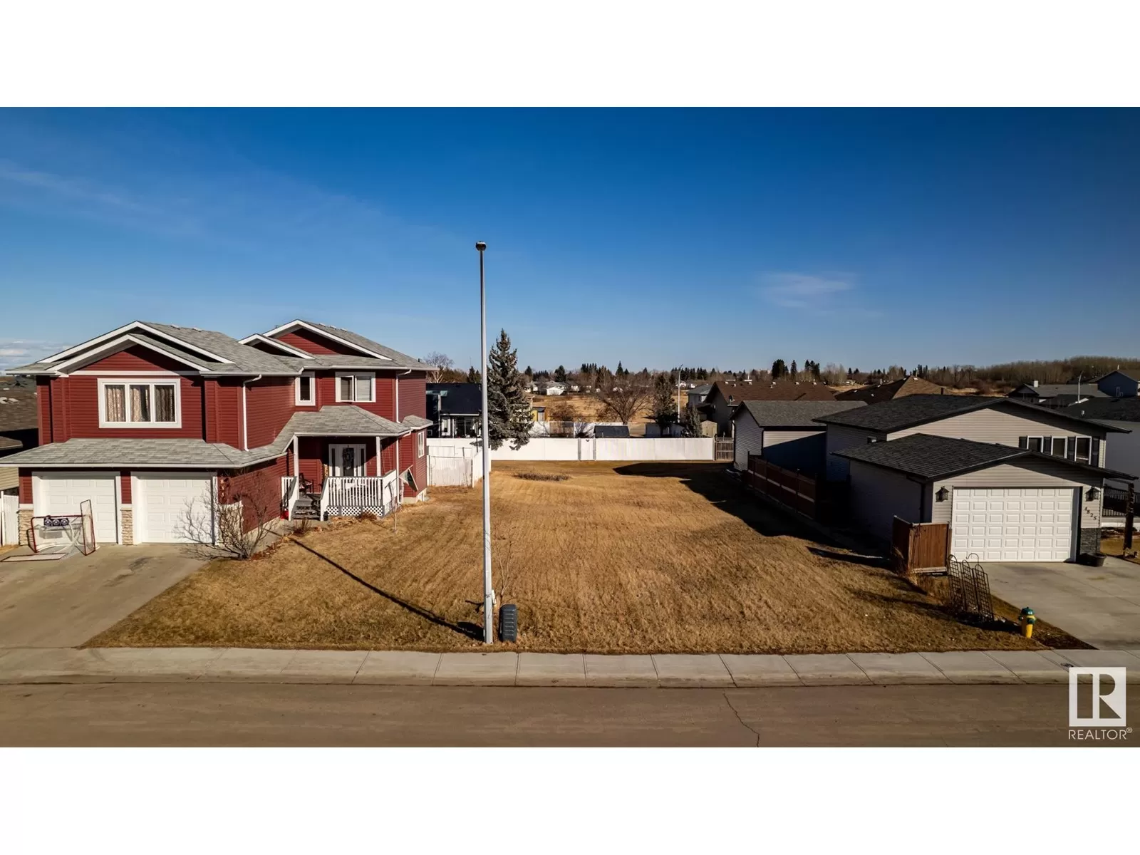 No Building for rent: 4829 55 St, Bruderheim, Alberta T0B 0S0