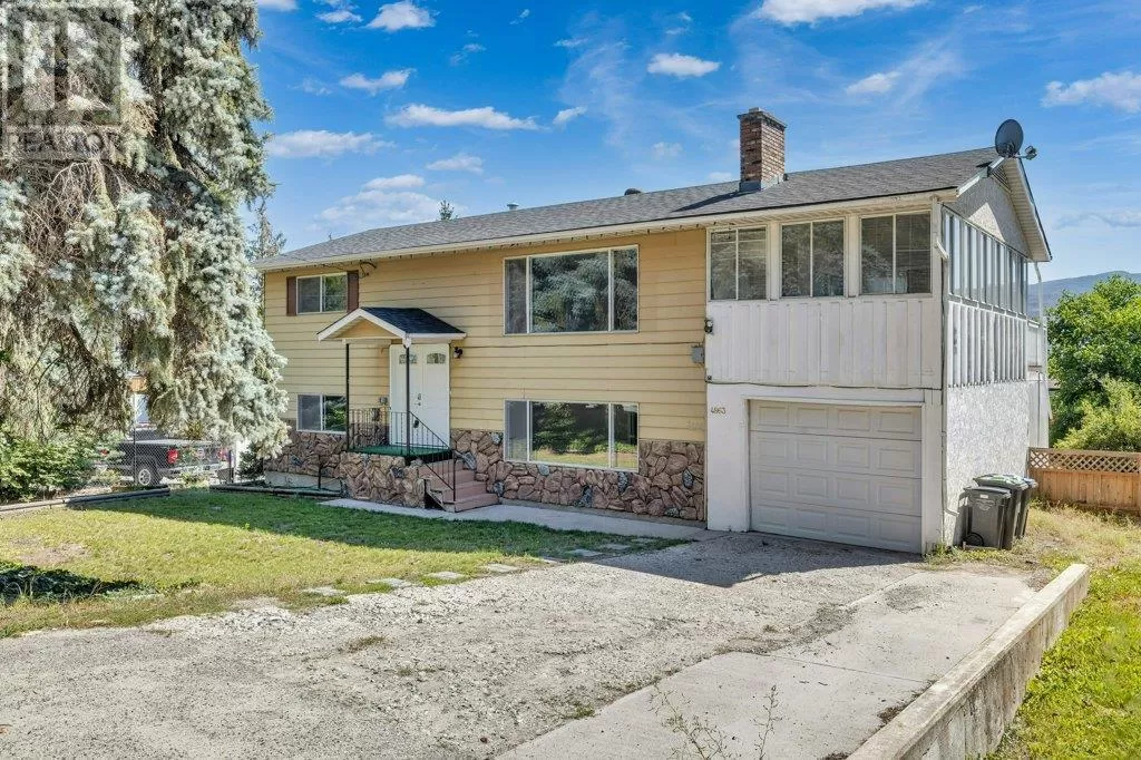 House for rent: 4863 Princeton Avenue, Peachland, British Columbia V0H 1X7