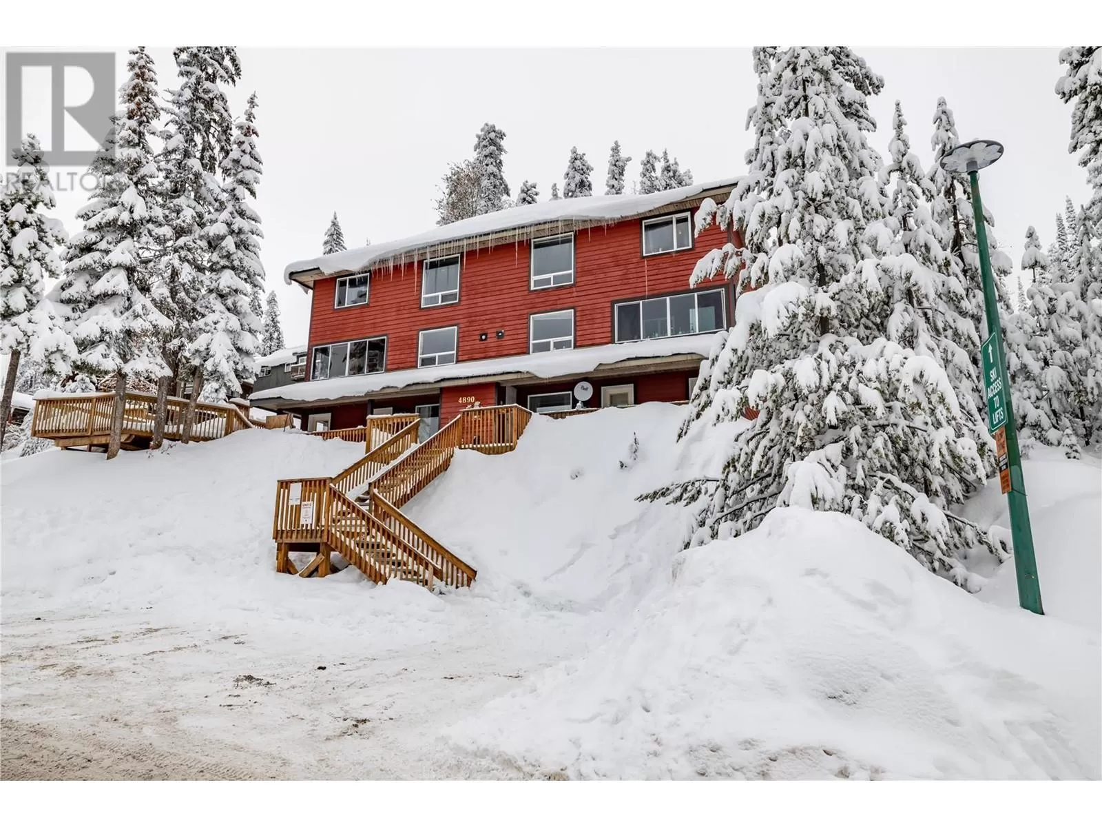 Apartment for rent: 4890 Snowpines Road Unit# D, Big White, British Columbia V1P 1P3