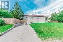 House for rent: 490 Warminster Dr, Oakville, Ontario L6L 4N3