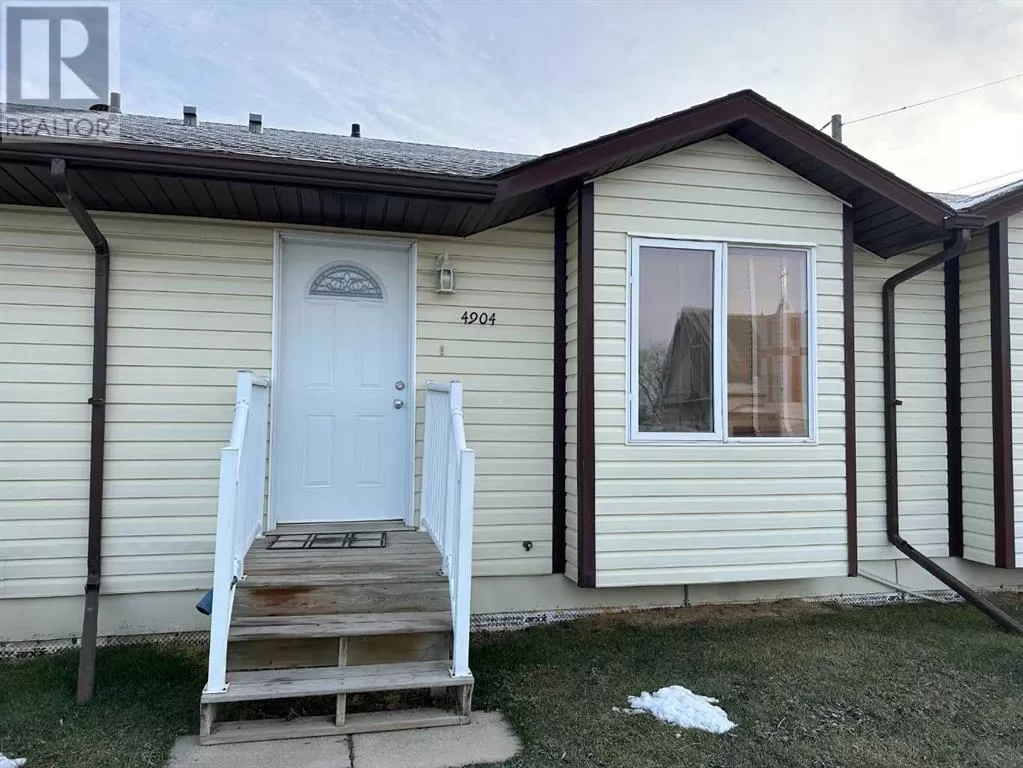 Row / Townhouse for rent: 4904 50 Street, Grimshaw, Alberta T0H 1W0