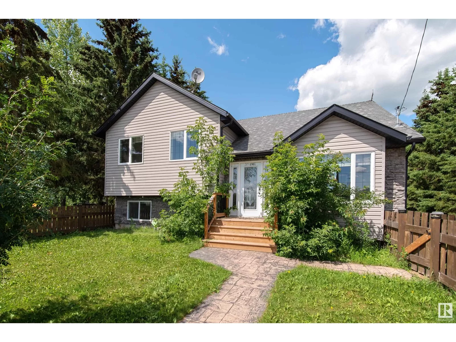 House for rent: 4907 50 Av, Fort Kent, Alberta T9N 0H1