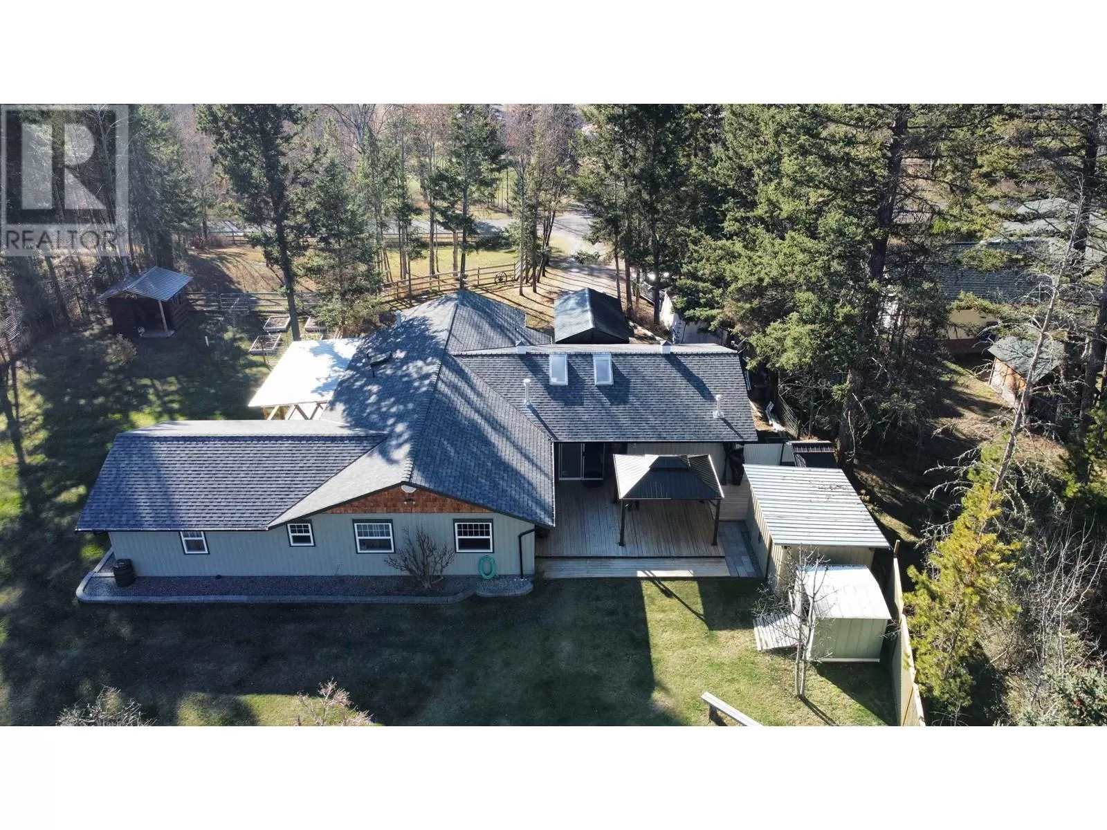 House for rent: 4945 Gloinnzun Drive, 108 Mile Ranch, British Columbia V0K 2Z0