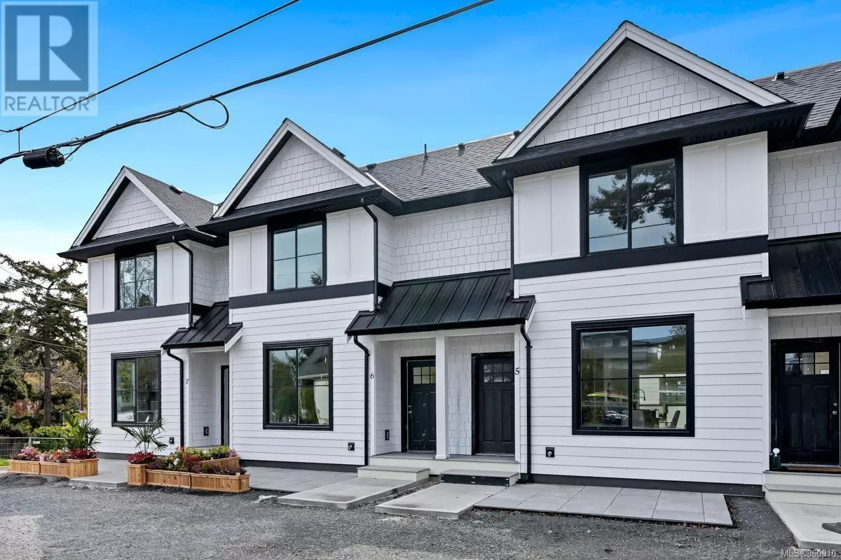 Row / Townhouse for rent: 5 820 Dunsmuir Rd, Esquimalt, British Columbia V9A 5B7
